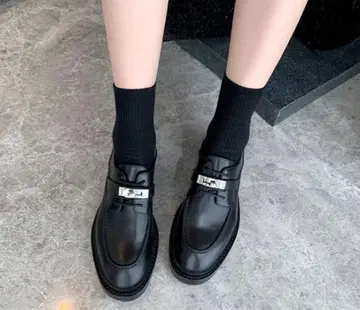 미사용 트랙 밑창 켈리 벨트 로퍼 블랙