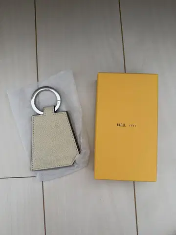 itti x RACAL 레더 & 마그넷 햇 클립