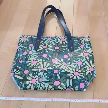 호코모모라 꽃무늬 토트백