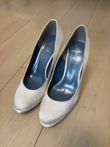 BENIR 화이트 실크 새틴 브라이덜 힐