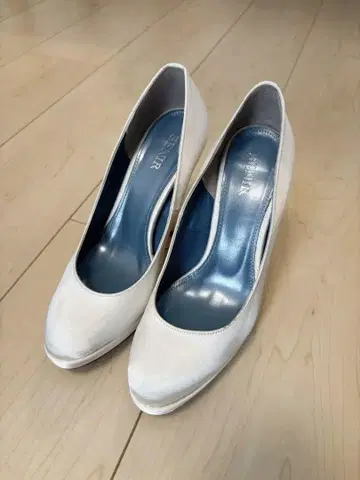 BENIR 화이트 실크 새틴 브라이덜 힐