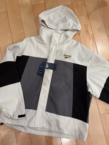 Reebok 후드 부착 나일론 자켓 L 택 포함 새상품
