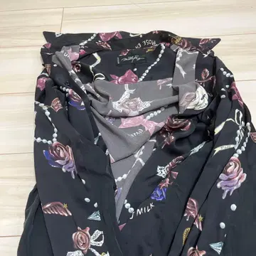 Milly Boy 꽃무늬 블랙 자켓