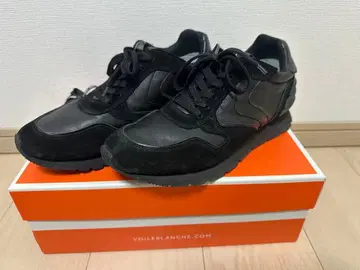 VOILE BLANCHE 블랙 가죽 스니커즈