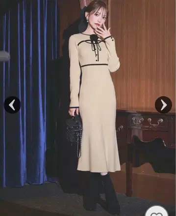 플라워 니트 원피스 아이보리 미셸 마카롱