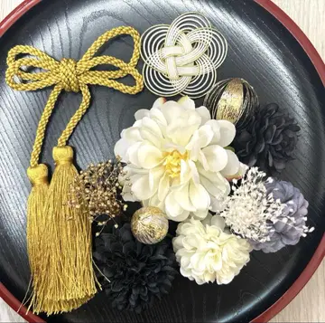 성인식 일본 의류 후리소데 시치고산 머리 장식