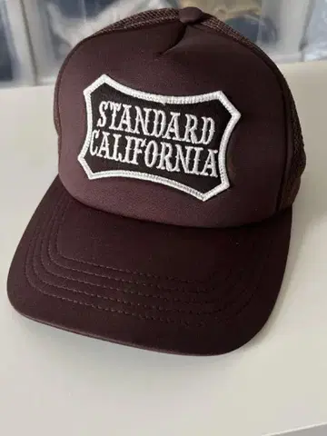 STANDARD CALIFORNIA 메쉬 백 캡 브라운