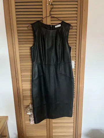 TRUTRUSSARDI 블랙 가죽 원피스