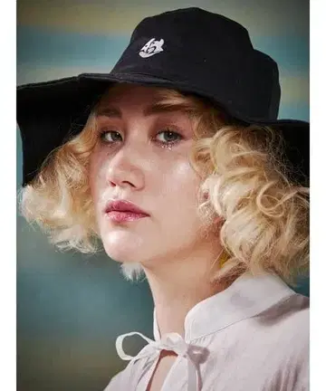 PAMEO POSE 웨이브 어라운드 버킷햇