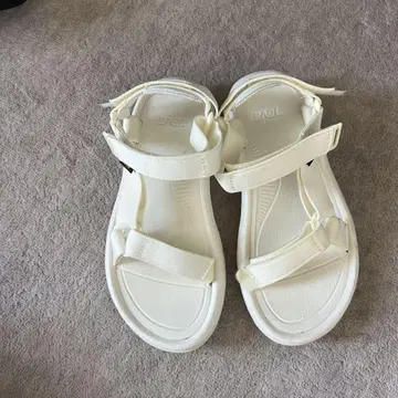 Teva 화이트 스포츠 샌들