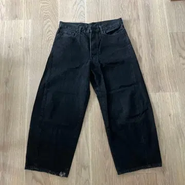 GU 블랙 데님 팬츠 사이즈 33