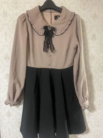 ROJITA 배색 비쥬 리본 브로치 원피스