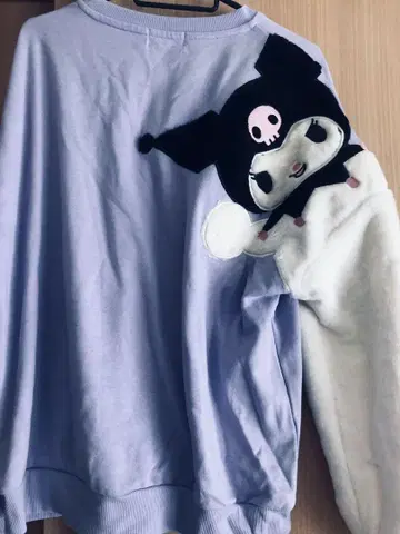 쿠로미짱 소매 복슬복슬 트레이닝복 KUROMI 자수 트레이닝복 퍼