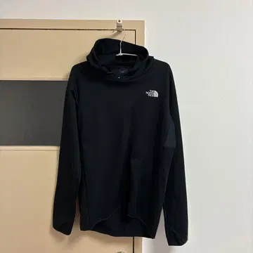 The North Face 블랙 후드 부착 후드티