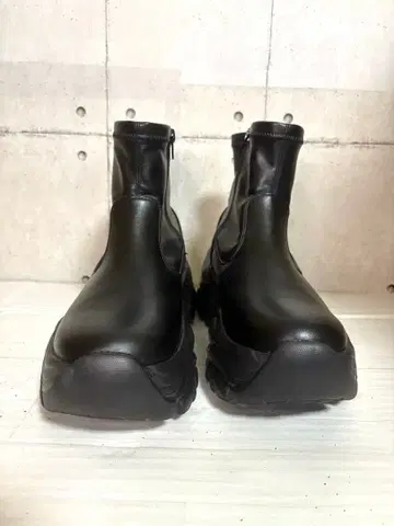 새상품급 sweet fleur 오카다 유리 통굽 숏부츠 사이드 지퍼 L