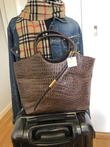 carriage 크로커다일 패턴 토트백