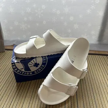 Birkenstock 화이트 2 스트랩 샌들 42 (27cm)