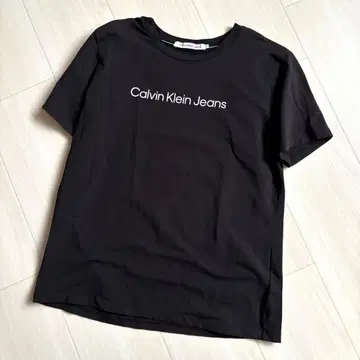 Calvin Klein Jeans 블랙 반팔 T셔츠 M