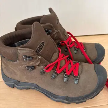 KEEN 등산화 FELDBERG WP 28cm