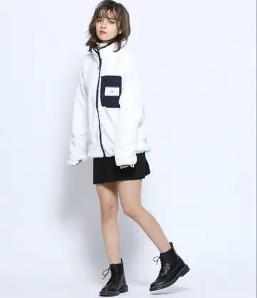 보아 플리스 자켓 화이트