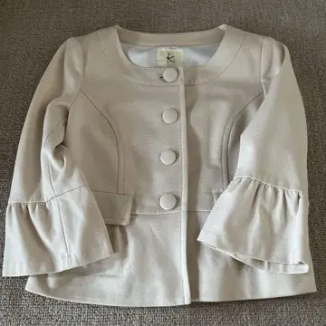 노카라 자켓 베이지 플레어 슬리브