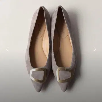 오데뜨 앤 오딜 오블리크 버클 플랫 10cm 그레이 24cm