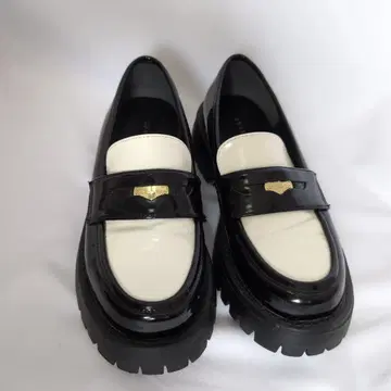 통굽 로퍼 블랙 화이트 코인 신발
