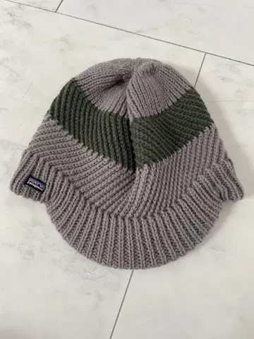 Patagonia 챙 달린 니트 모자 그레이 올리브