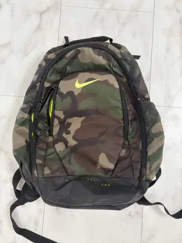 Nike 카모플라쥬 백팩