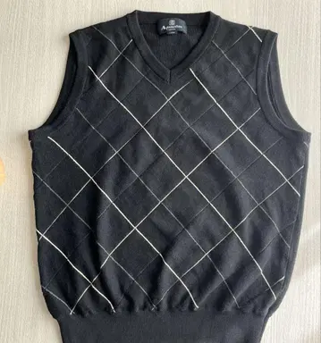 Aquascutum 블랙 V넥 베스트 L 사이즈