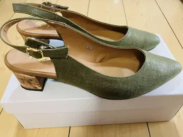 미사용 새상품 BETTY CLUB 올리브 그린 슬링백 펌프스 L