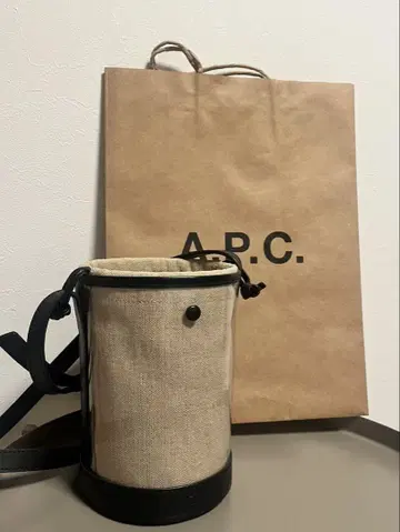 A.P.C. 숄더백 베이지/블랙