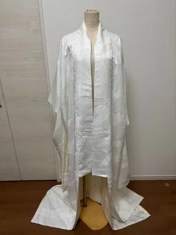 신부 일본 의류 카케시타 학 무늬