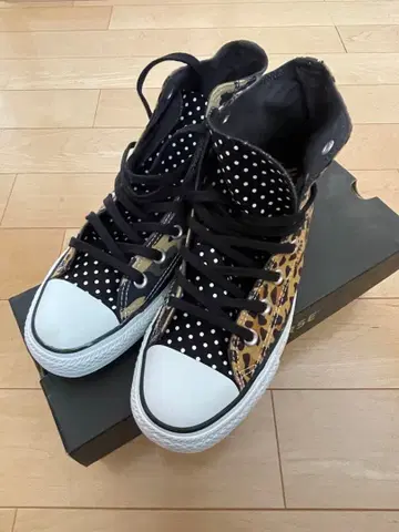 하자품 미사용 새상품! 엑스걸 x 컨버스 올스타 하이컷 스니커즈