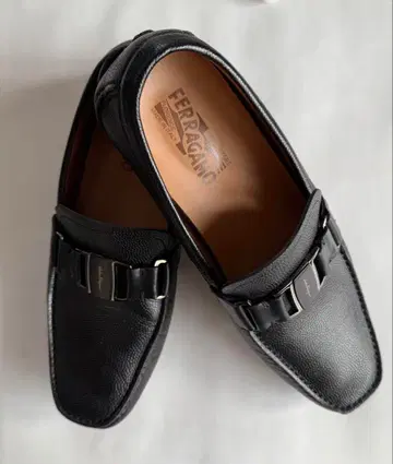 Ferragamo 남성용 블랙 로퍼 24.5cm