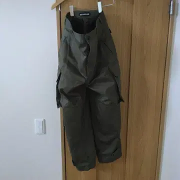 AUBERGE 카고 팬츠 올리브 그린