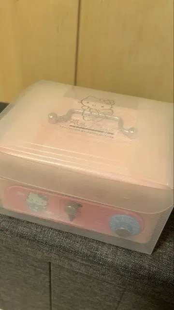 헬로키티 저금통 열쇠 포함 핑크