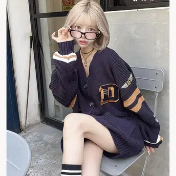 칼리지 와펜 V넥 니트 가디건 다리치