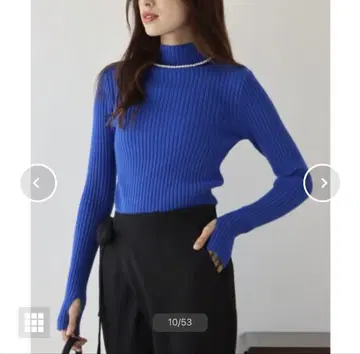 블루이스트 와이드 리브 썸홀 하이넥 니트