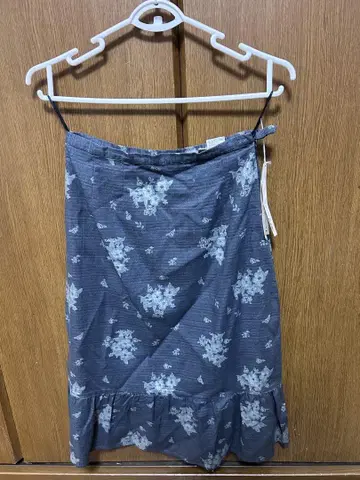 꽃무늬 그레이 스커트