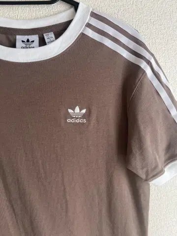 adidas 쓰리 스트라이프 티셔츠 S 사이즈
