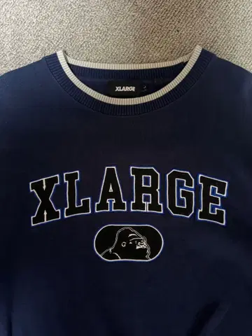 XLARGE 네이비 맨투맨
