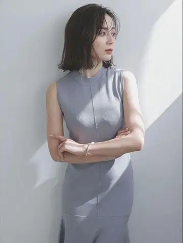 [ anuans ] 내로우 실루엣 니트 원피스