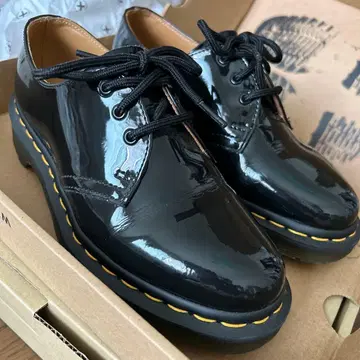 닥터마틴 1461 3홀 페이턴트