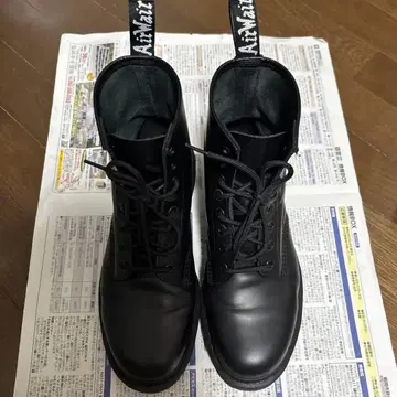 Dr.Martens 1460 화이트 스티치 8홀 부츠
