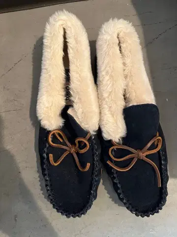 MINNETONKA 네이비 모카신 8