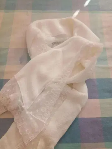 화이트 레이스 머플러