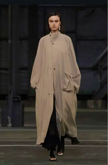 HYKE STRETCH TROPICAL MILITARY COAT