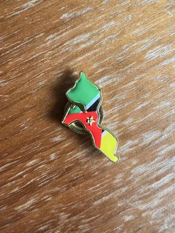 오사카 만박 모잠비크 핀 배지