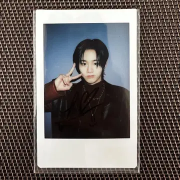 EVNNE 윤서 사인 폴라로이드